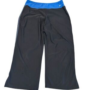 Nike Fit-dry Black Athletic Capris M (8-10)